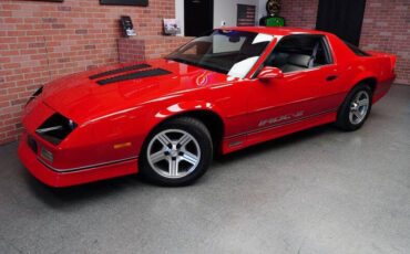 Chevrolet-Camaro-Coupe-1987-Red-Gray-181056-5