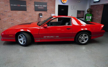 Chevrolet-Camaro-Coupe-1987-Red-Gray-181056-7