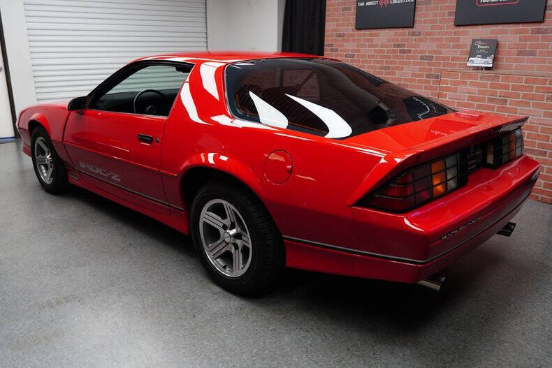 Chevrolet-Camaro-Coupe-1987-Red-Gray-181056-8