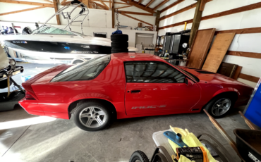 Chevrolet-Camaro-Coupe-1988-Red-Gray-44766-2