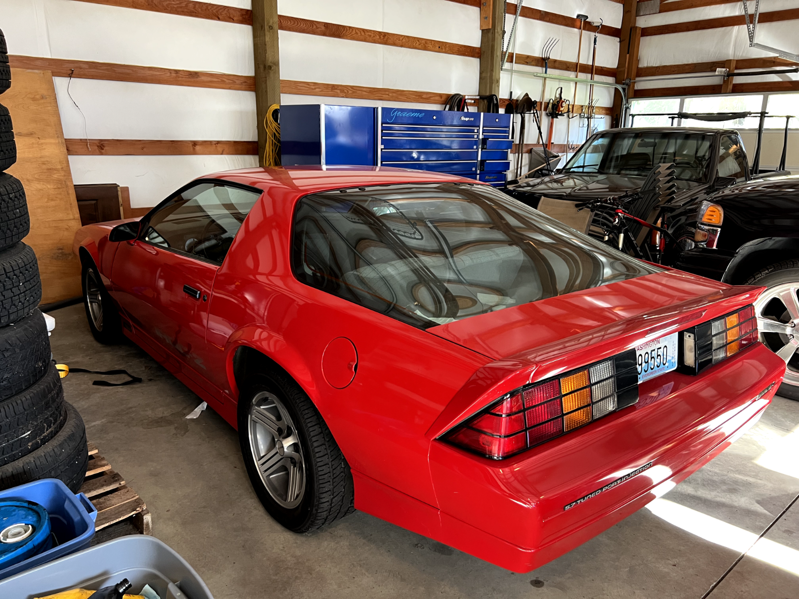 Chevrolet-Camaro-Coupe-1988-Red-Gray-44766-9