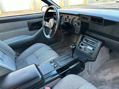 Chevrolet-Camaro-Coupe-1989-Red-Gray-27135-19