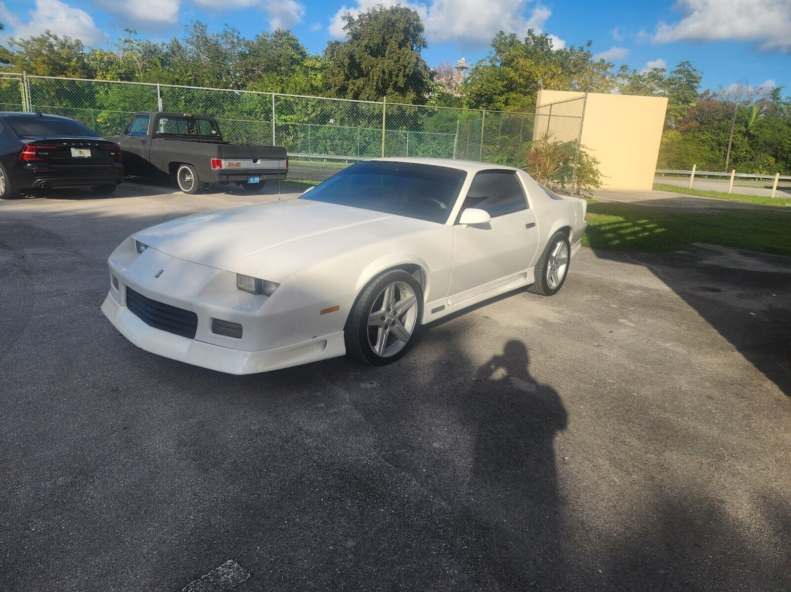 Chevrolet-Camaro-Coupe-1991-White-Gray-70811-1