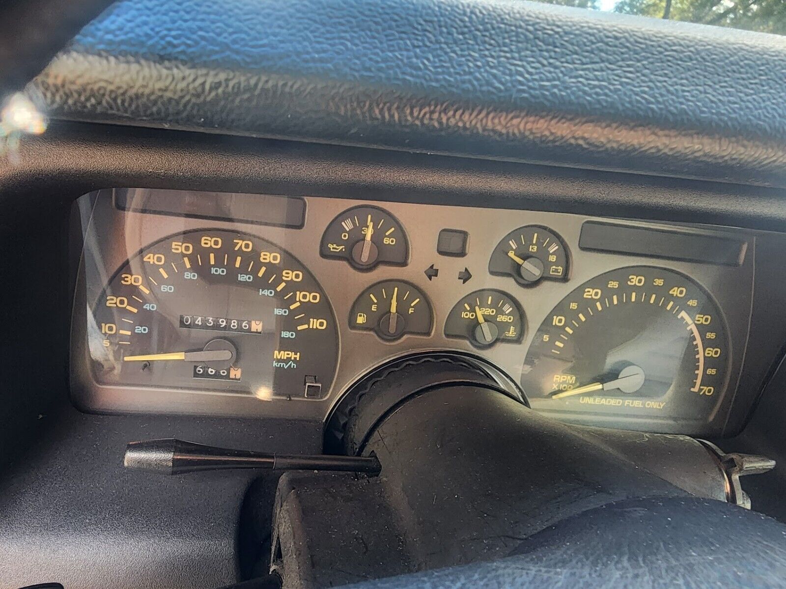 Chevrolet-Camaro-Coupe-1991-White-Gray-70811-10