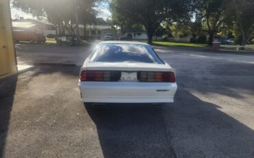 Chevrolet-Camaro-Coupe-1991-White-Gray-70811-4