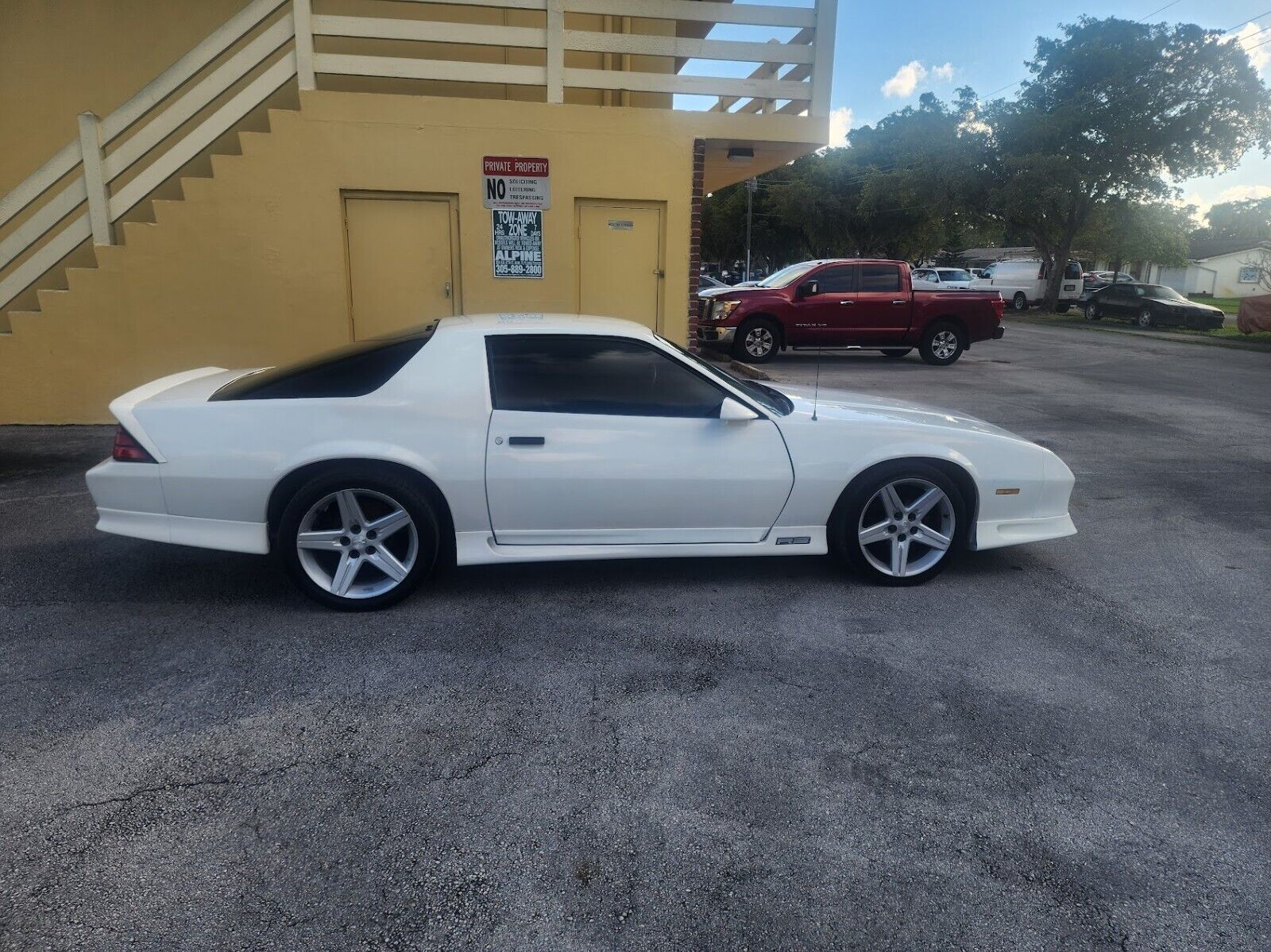 Chevrolet-Camaro-Coupe-1991-White-Gray-70811-6