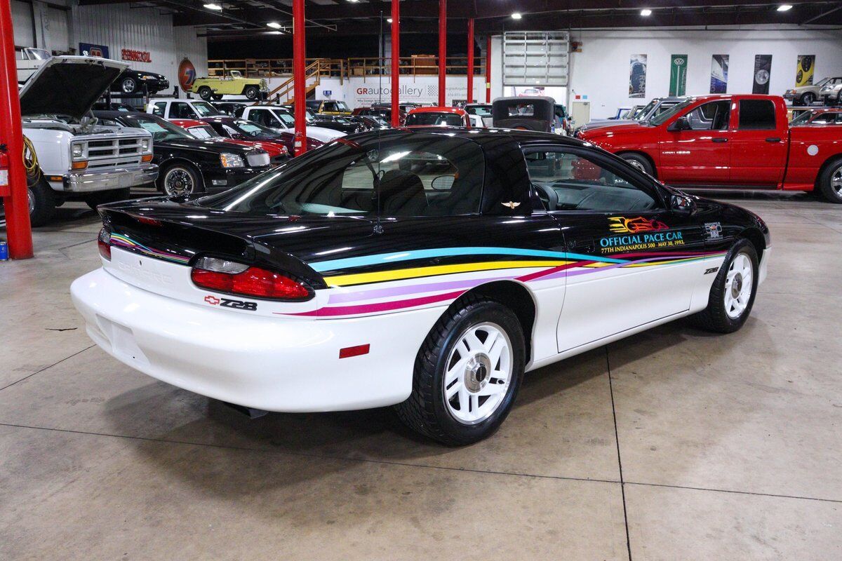 Chevrolet-Camaro-Coupe-1993-Black-Black-15126-7