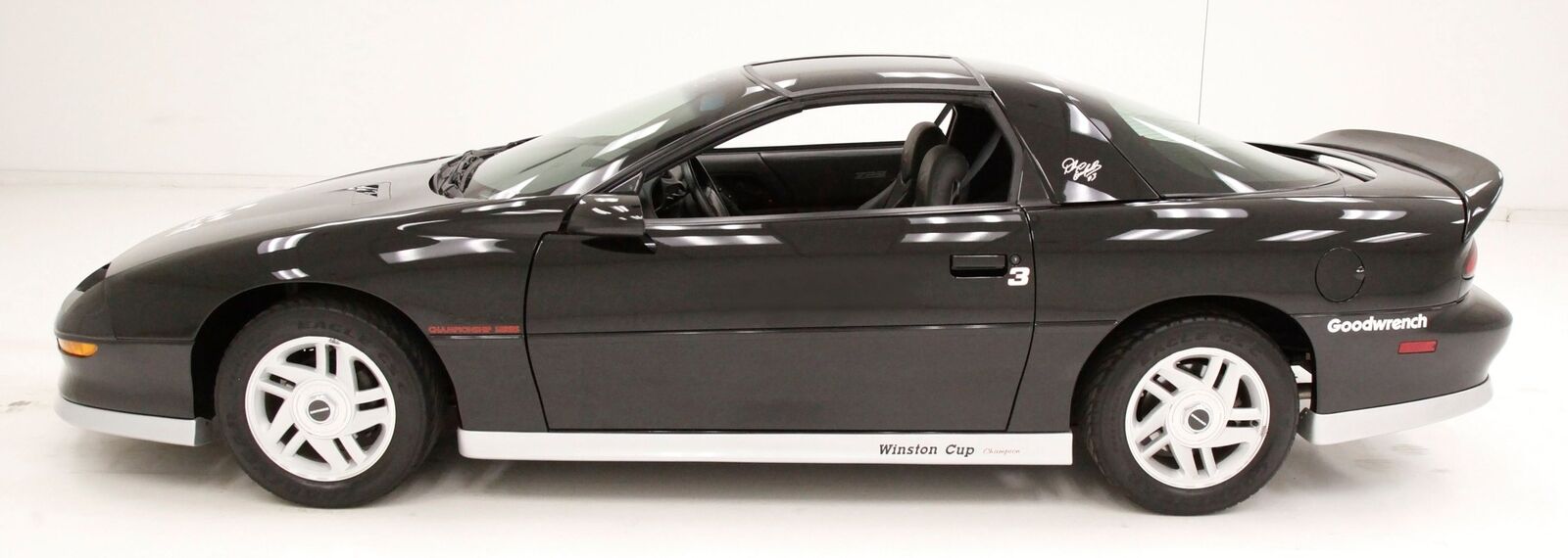 Chevrolet-Camaro-Coupe-1994-Black-Graphite-9598-1