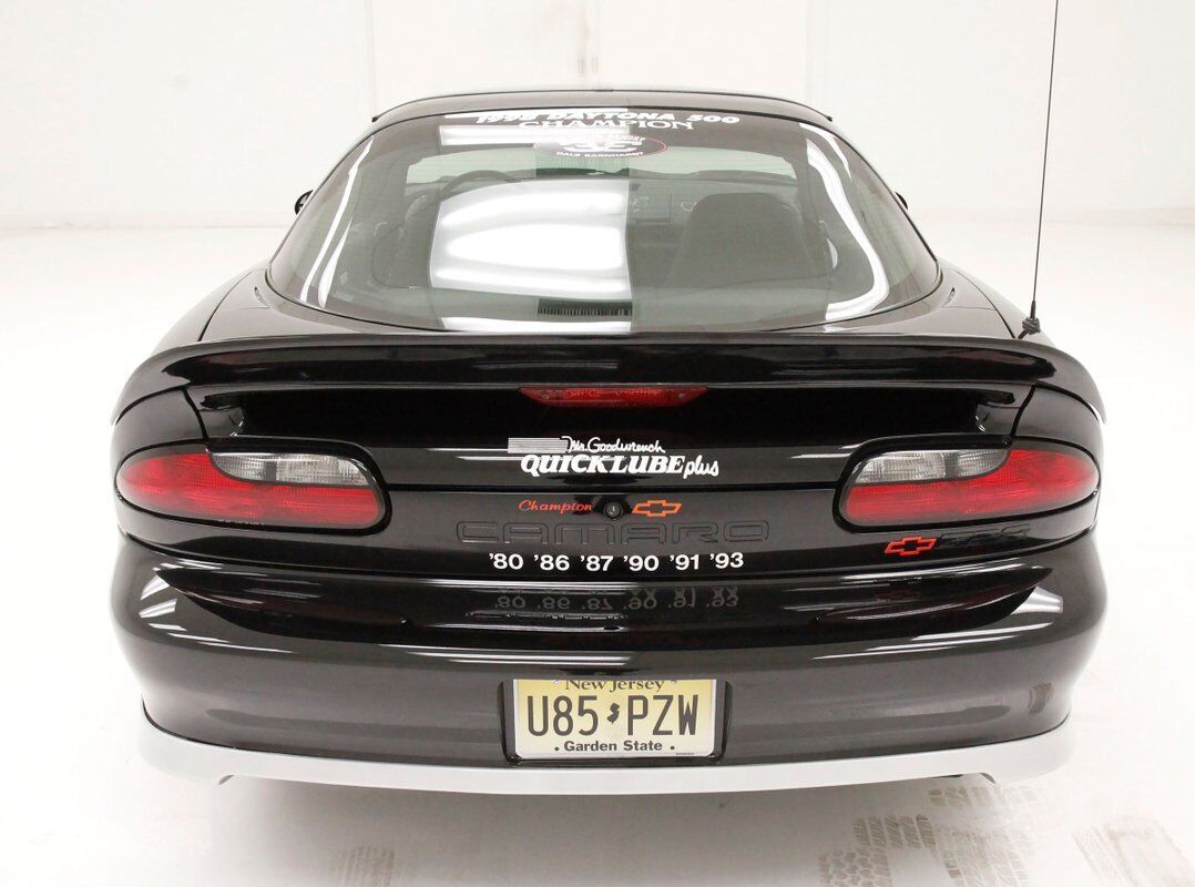 Chevrolet-Camaro-Coupe-1994-Black-Graphite-9598-4