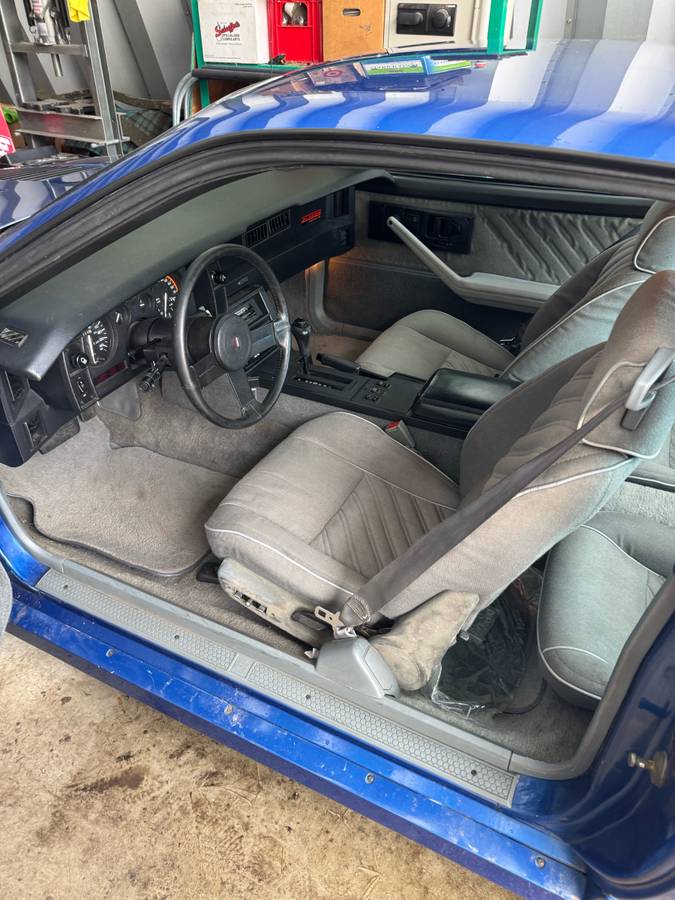 Chevrolet-Camaro-iroc-z-z28-1987-blue-88514-5