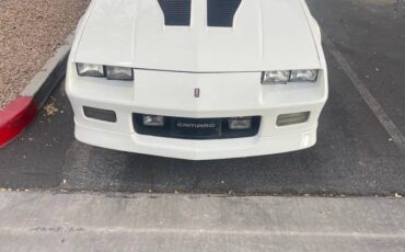 Chevrolet-Camaro-iroc-z28-1988-white-125529-6