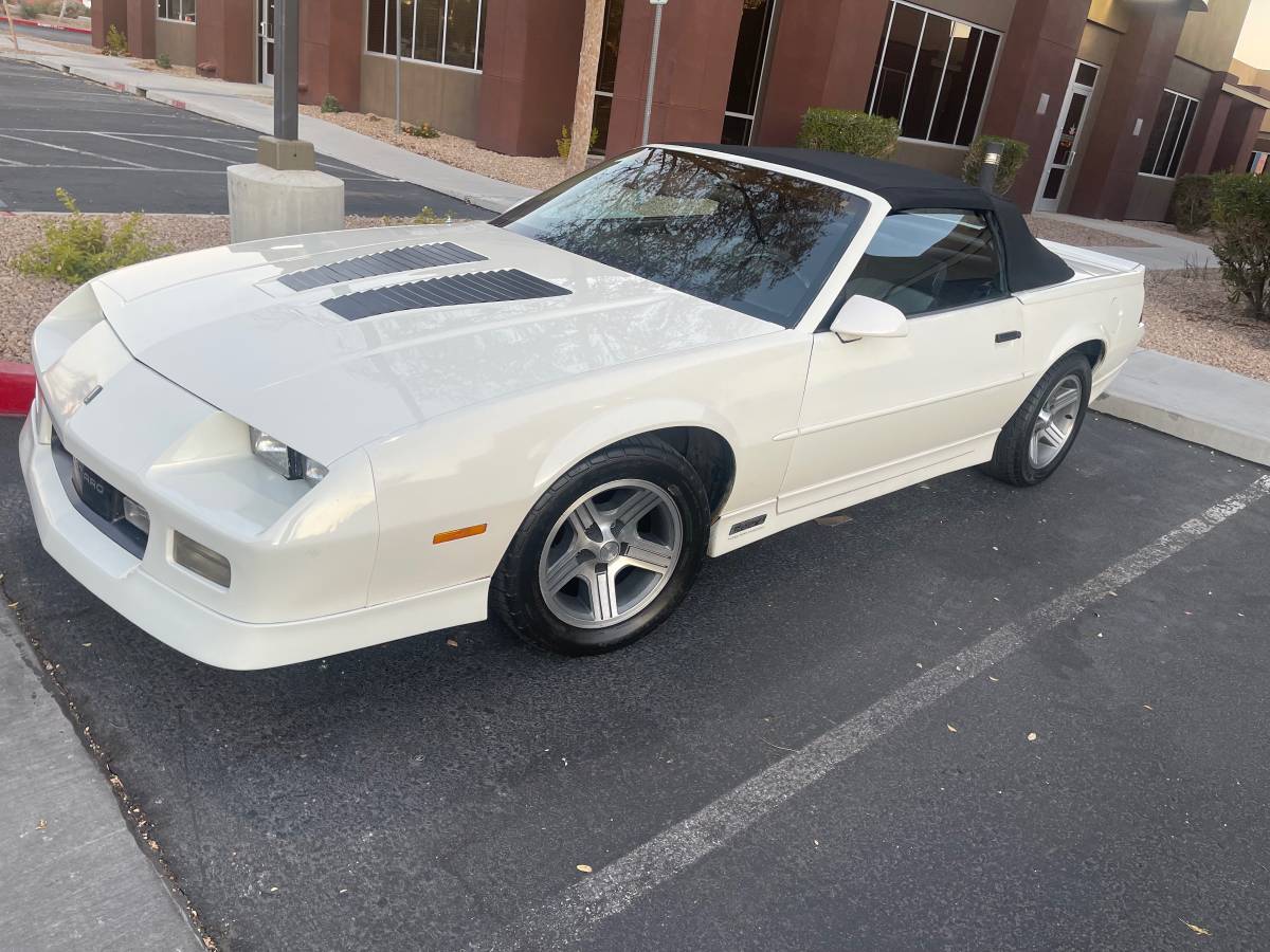 Chevrolet-Camaro-iroc-z28-convertible-1988-white-125529-4