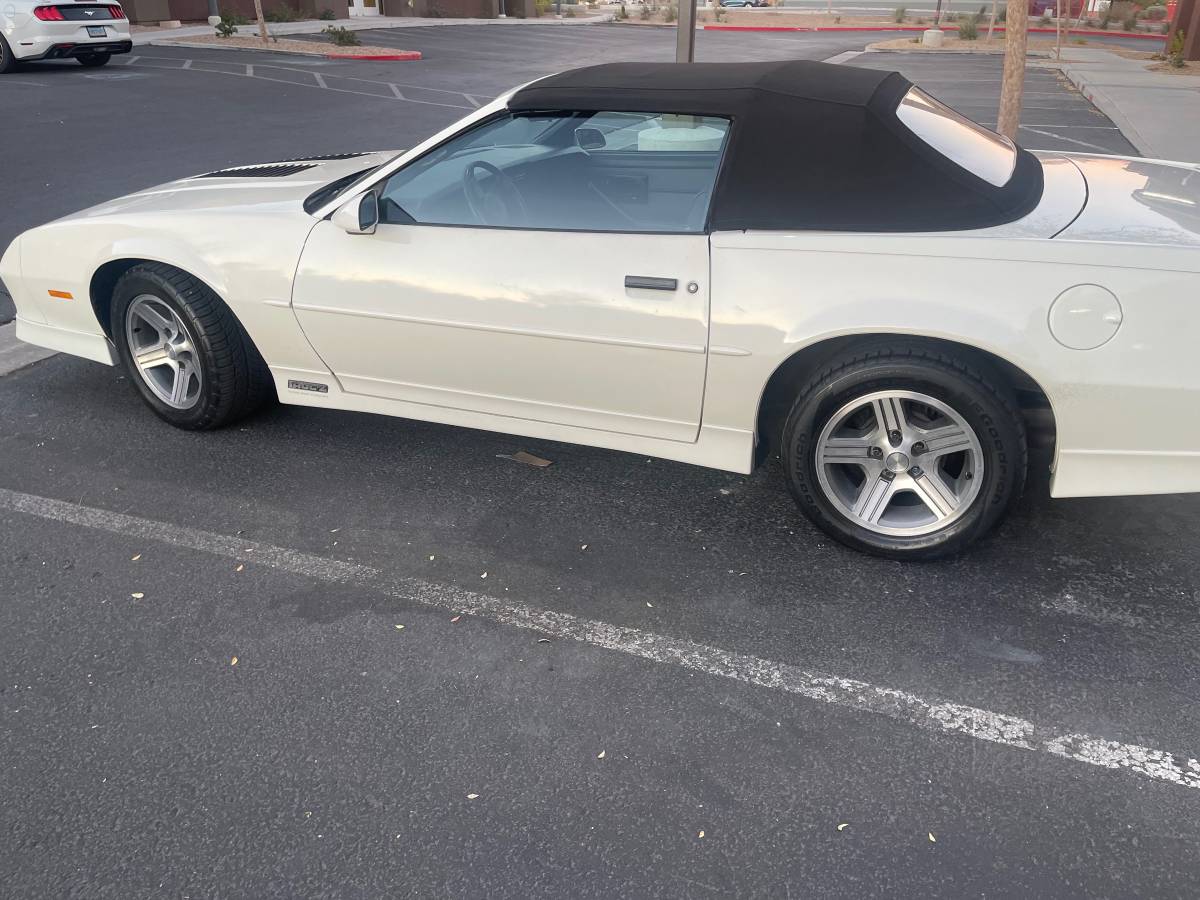 Chevrolet-Camaro-iroc-z28-convertible-1988-white-125529-6