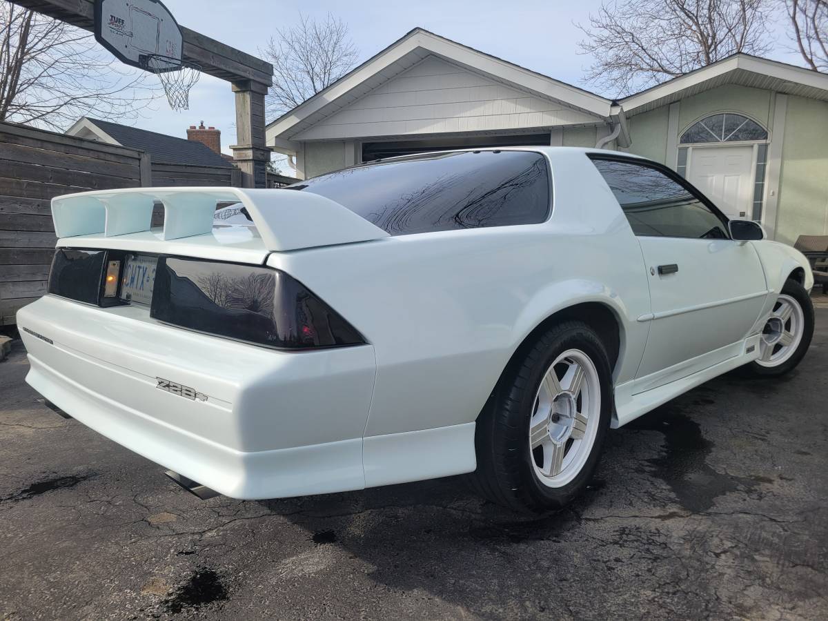 Chevrolet-Camaro-sport-1992-white-196339-4