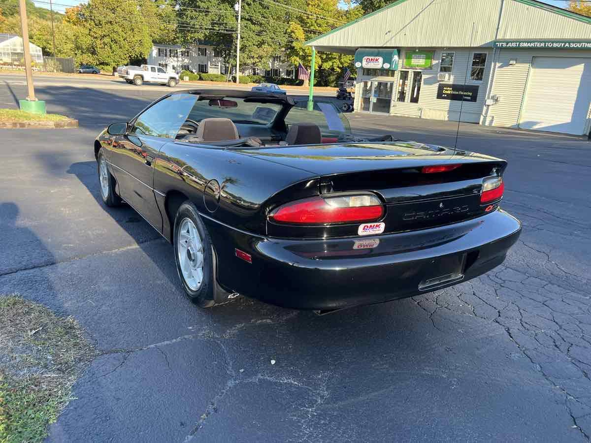 Chevrolet-Camaro-sport-coupe-amp-convertible-1995-black-141702-1