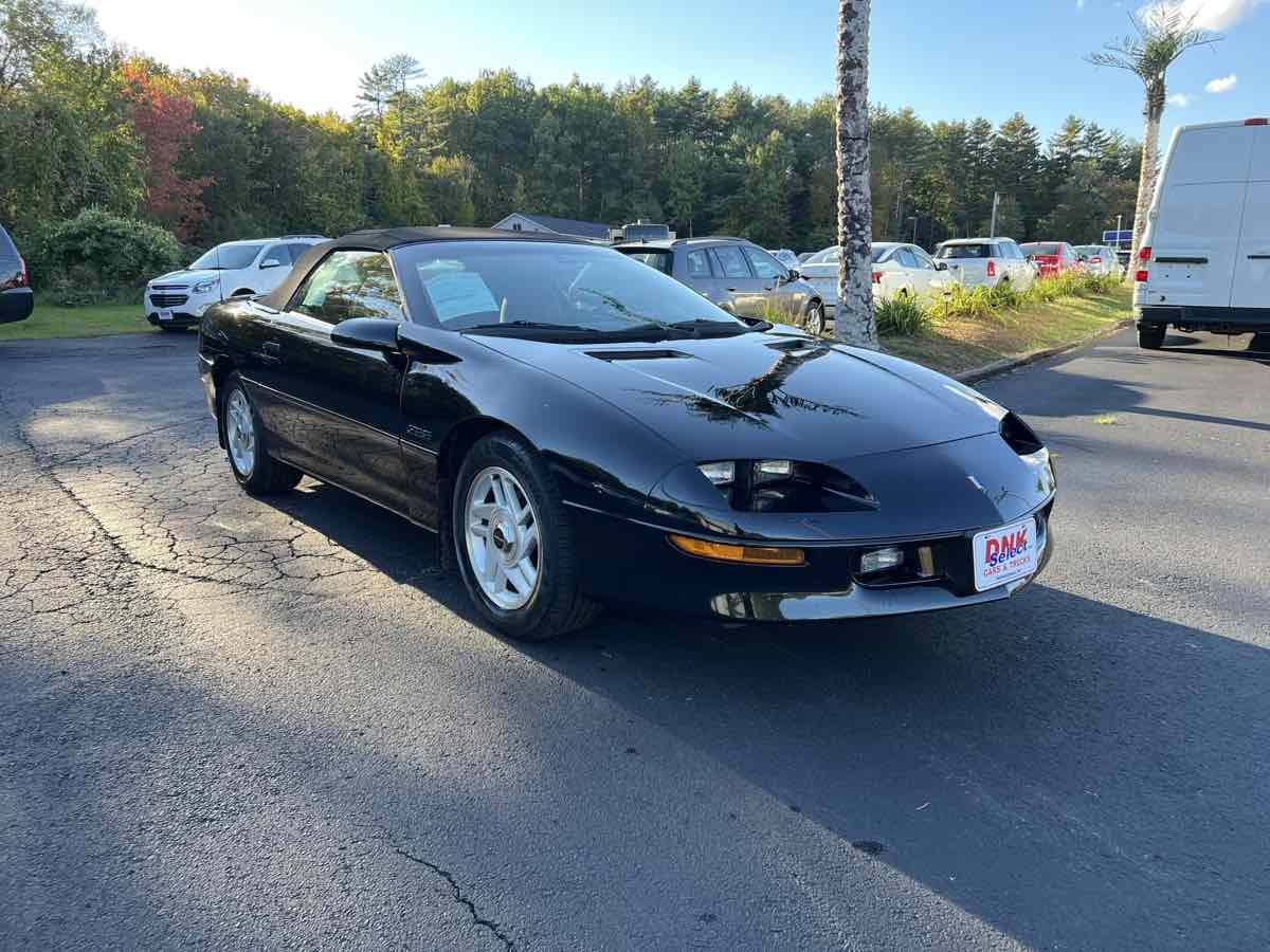 Chevrolet-Camaro-sport-coupe-amp-convertible-1995-black-141702-3