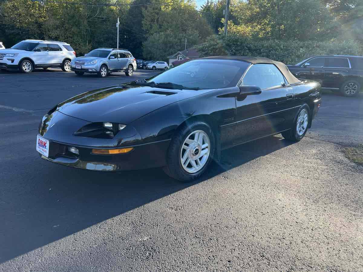 Chevrolet-Camaro-sport-coupe-amp-convertible-1995-black-141702-5