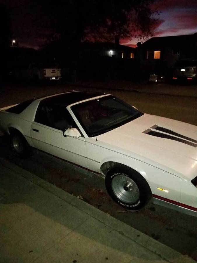 Chevrolet-Camaro-z28-1982-white-483-2