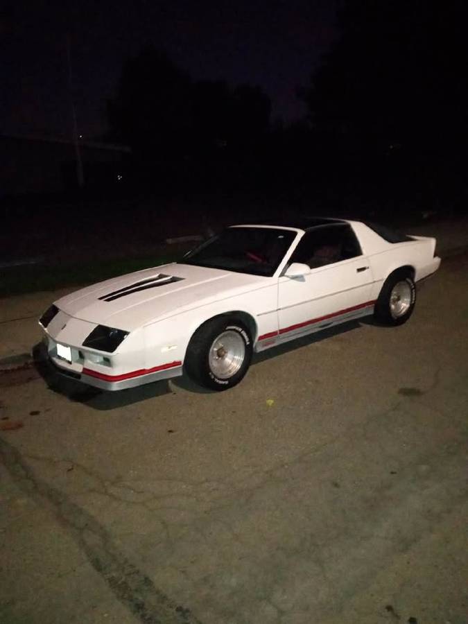 Chevrolet-Camaro-z28-1982-white-483