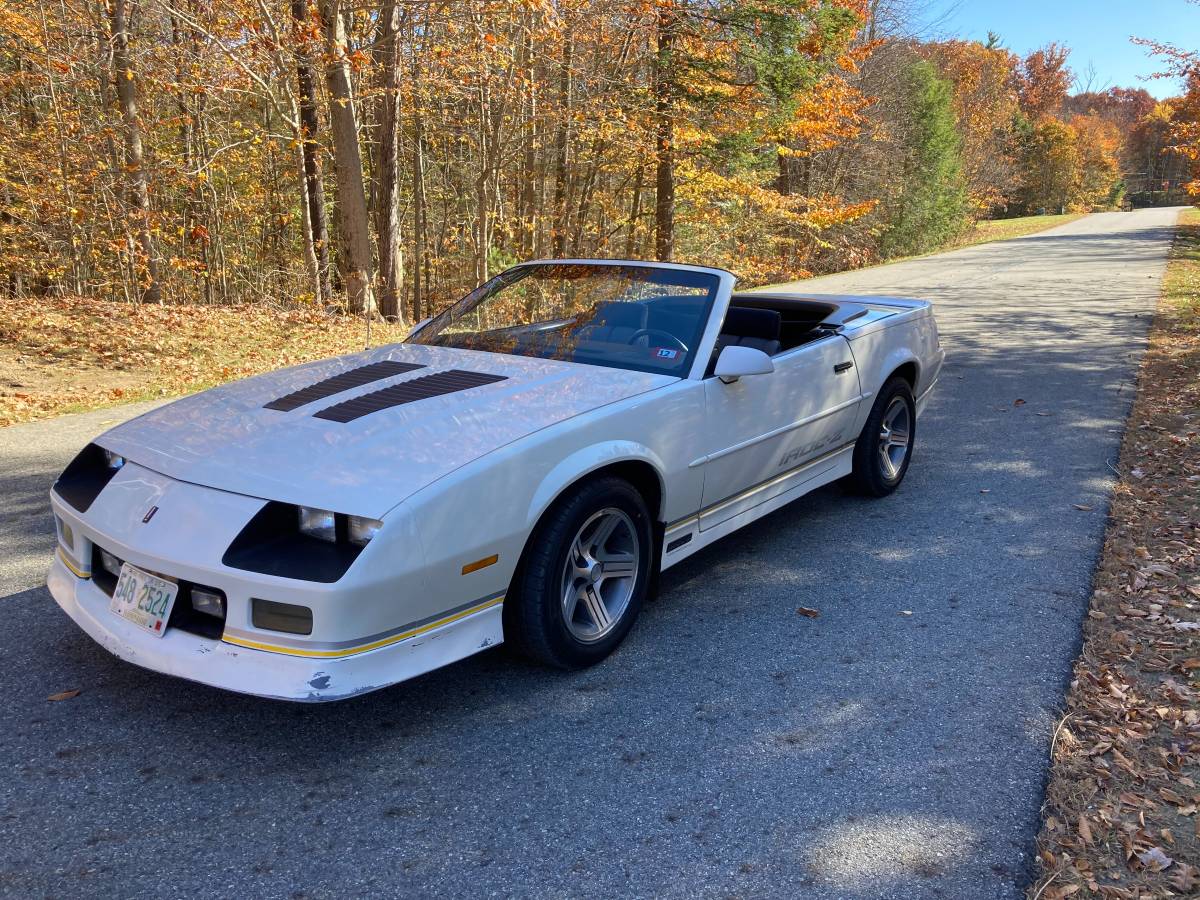 Chevrolet-Camaro-z28-convertible-1988-white-129467-1