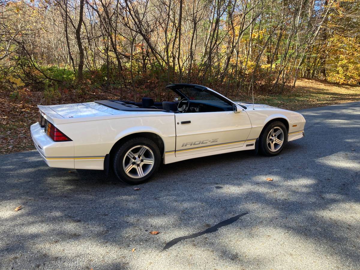 Chevrolet-Camaro-z28-convertible-1988-white-129467-2