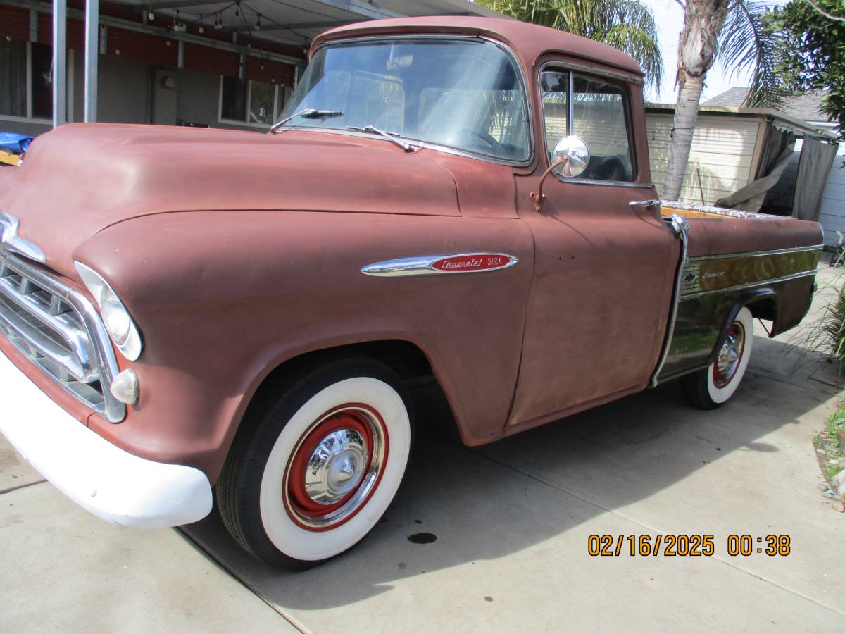 Chevrolet-Cameo-1957-brown-160932-4