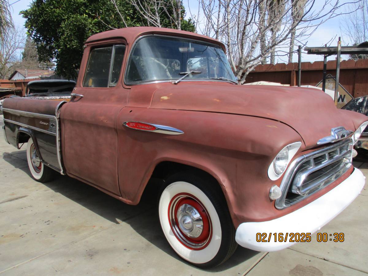 Chevrolet-Cameo-1957-brown-160932-5