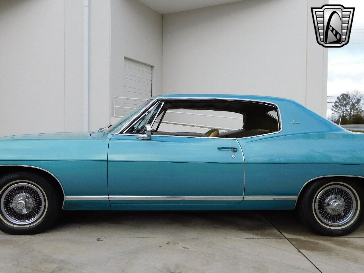 Chevrolet-Caprice-1967-Emerald-Turquoise-Gold-117653-6