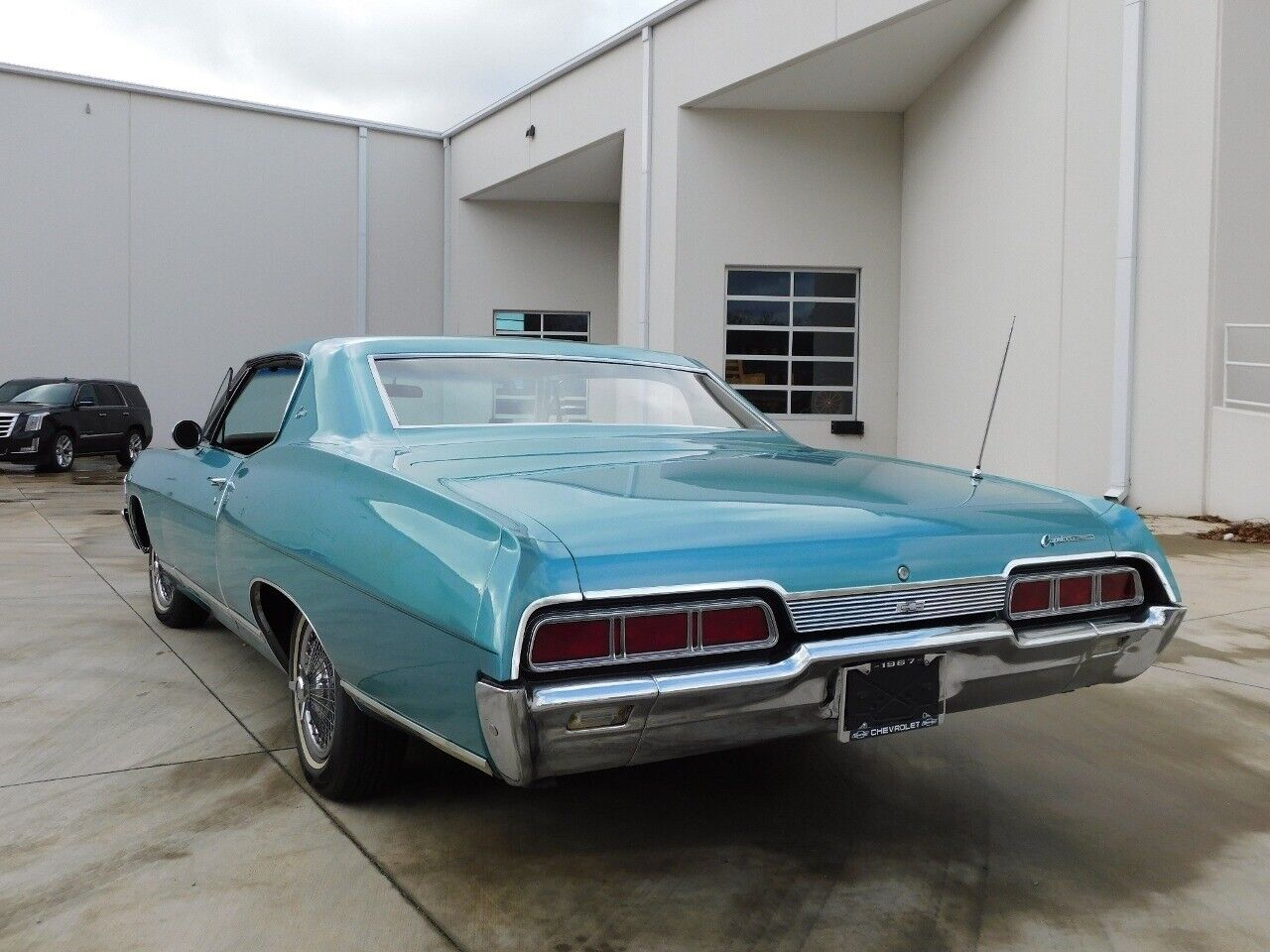 Chevrolet-Caprice-1967-Emerald-Turquoise-Gold-117653-8