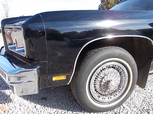 Chevrolet-Caprice-1975-black-160934-3