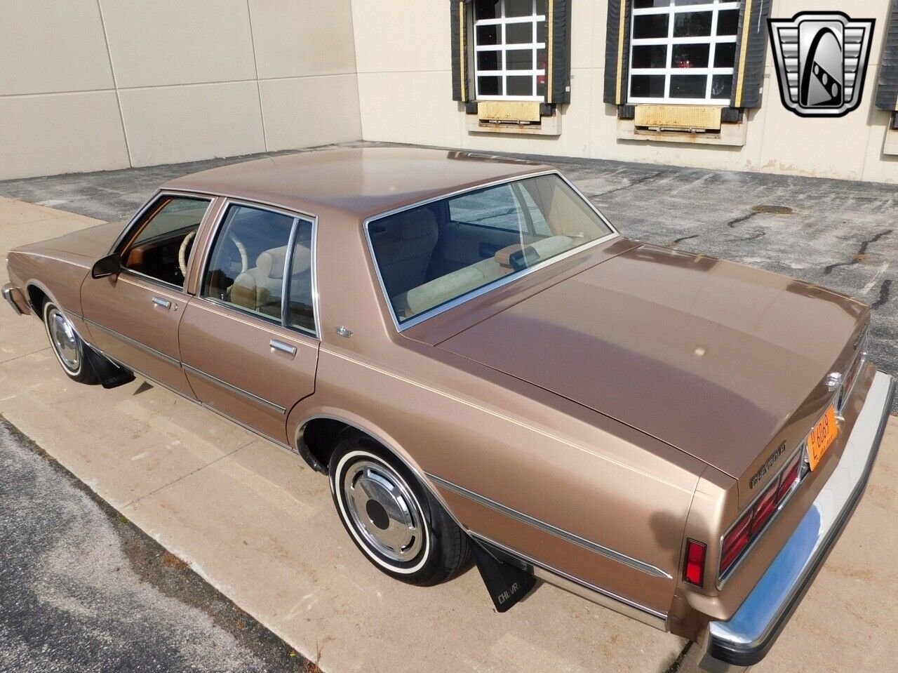 Chevrolet-Caprice-1989-Light-Beechwood-Metallic-Tan-63785-4