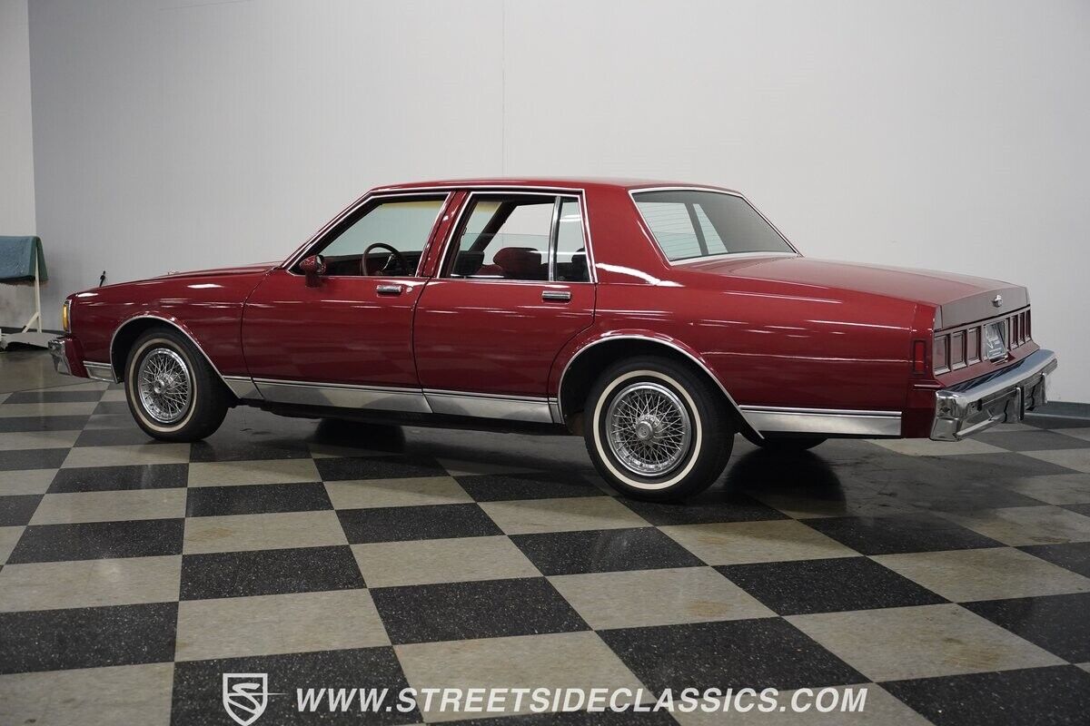 Chevrolet-Caprice-Berline-1984-Burgundy-Burgundy-94536-10