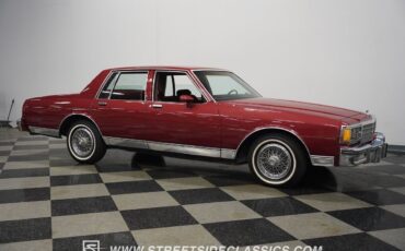 Chevrolet-Caprice-Berline-1984-Burgundy-Burgundy-94536-18