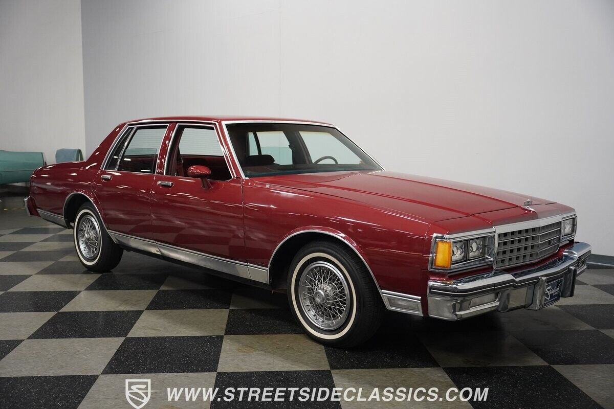 Chevrolet-Caprice-Berline-1984-Burgundy-Burgundy-94536-19