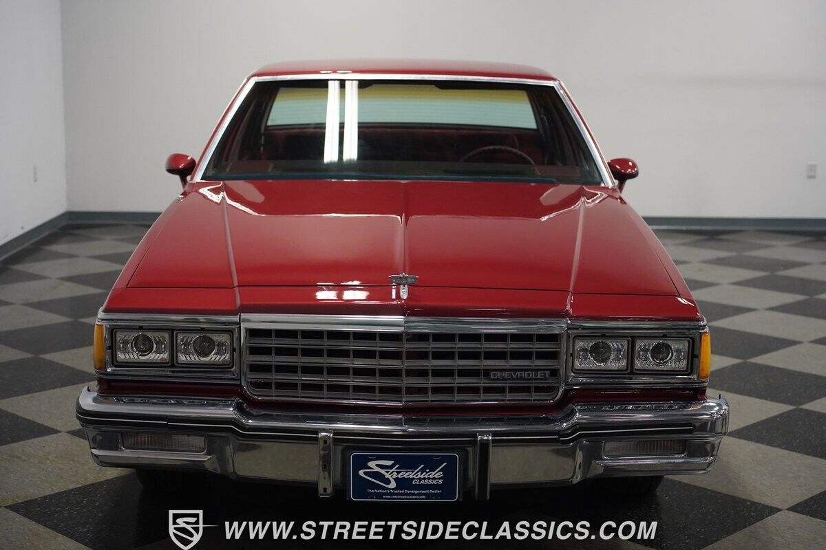 Chevrolet-Caprice-Berline-1984-Burgundy-Burgundy-94536-21