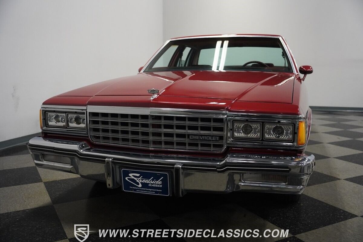 Chevrolet-Caprice-Berline-1984-Burgundy-Burgundy-94536-23