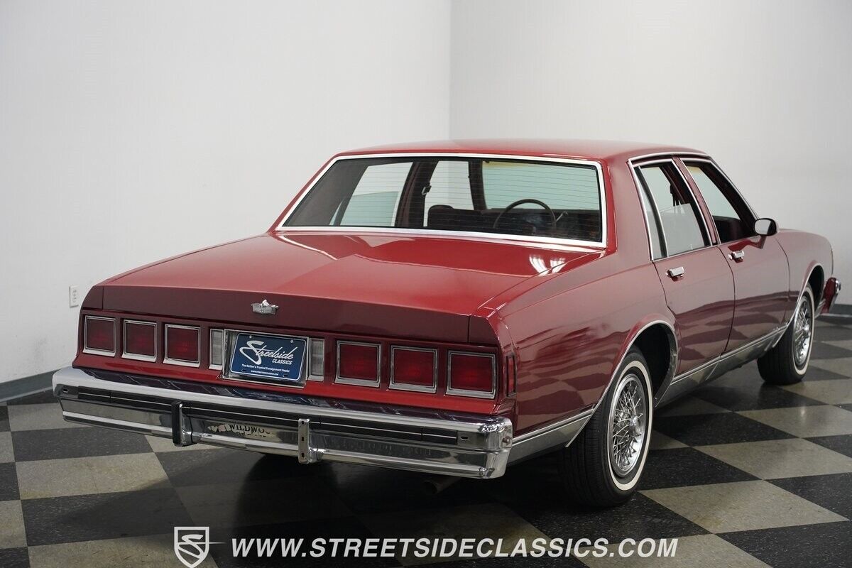 Chevrolet-Caprice-Berline-1984-Burgundy-Burgundy-94536-30