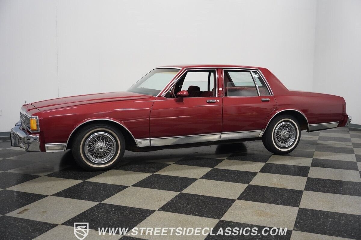 Chevrolet-Caprice-Berline-1984-Burgundy-Burgundy-94536-8