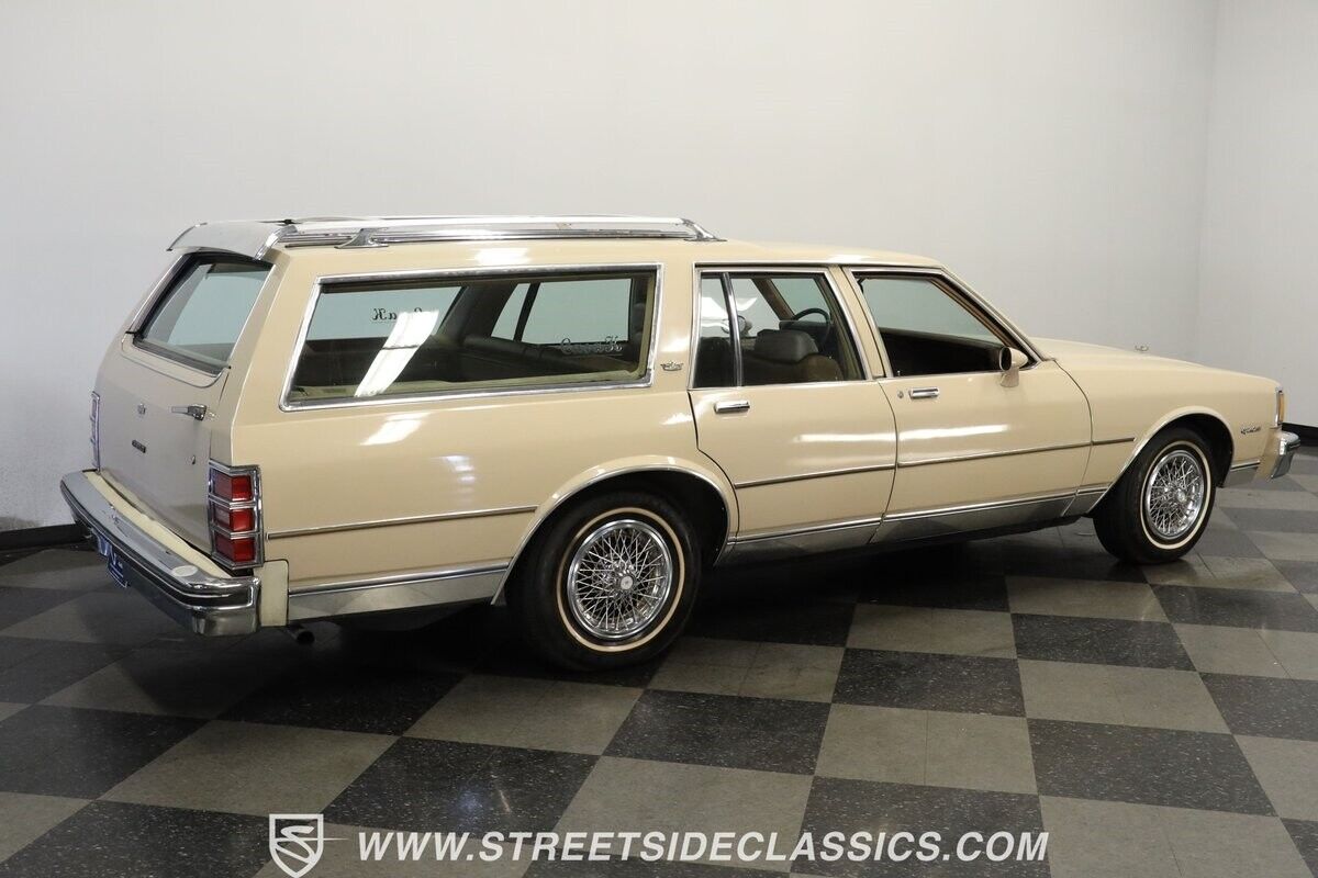 Chevrolet-Caprice-Break-1981-Beige-Camel-144880-11