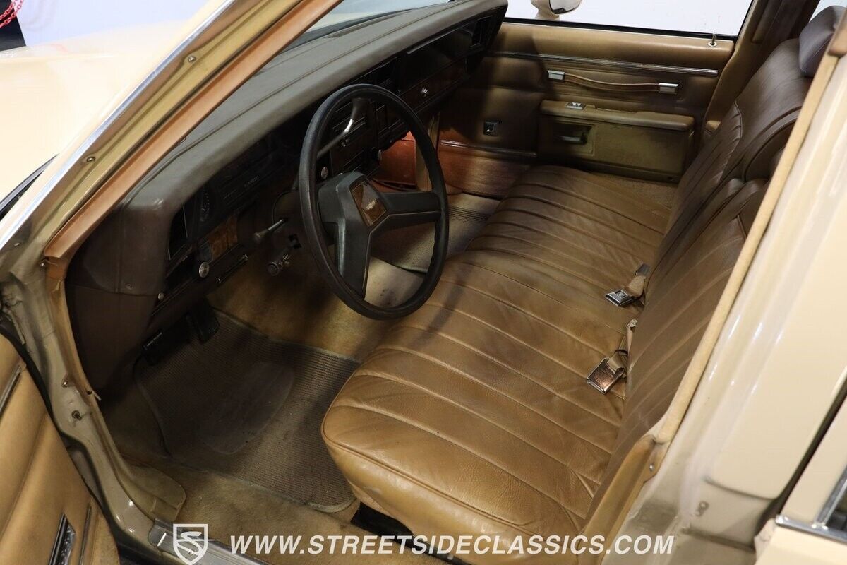 Chevrolet-Caprice-Break-1981-Beige-Camel-144880-4