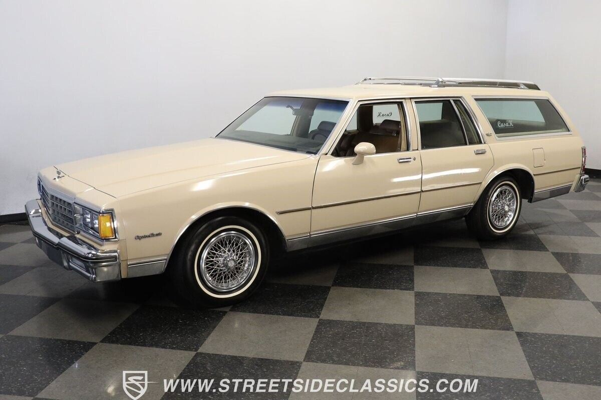 Chevrolet-Caprice-Break-1981-Beige-Camel-144880-5