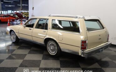 Chevrolet-Caprice-Break-1981-Beige-Camel-144880-6