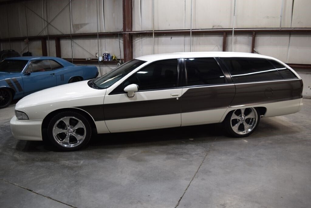 Chevrolet-Caprice-Break-1991-White-Gray-69839-1