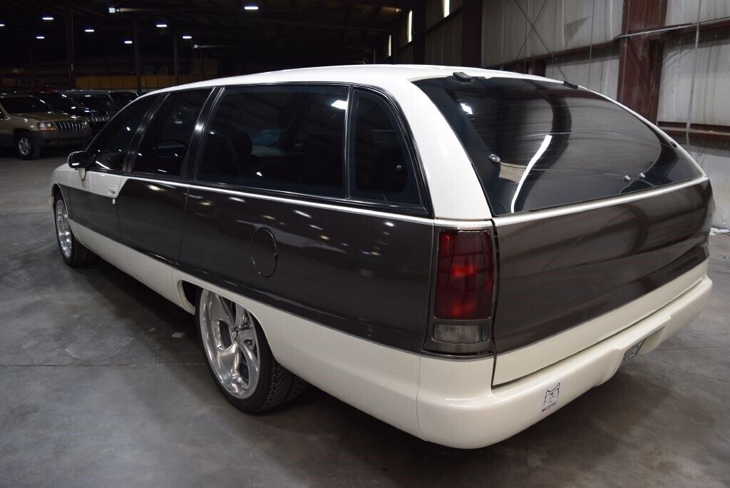 Chevrolet-Caprice-Break-1991-White-Gray-69839-2