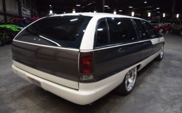 Chevrolet-Caprice-Break-1991-White-Gray-69839-4