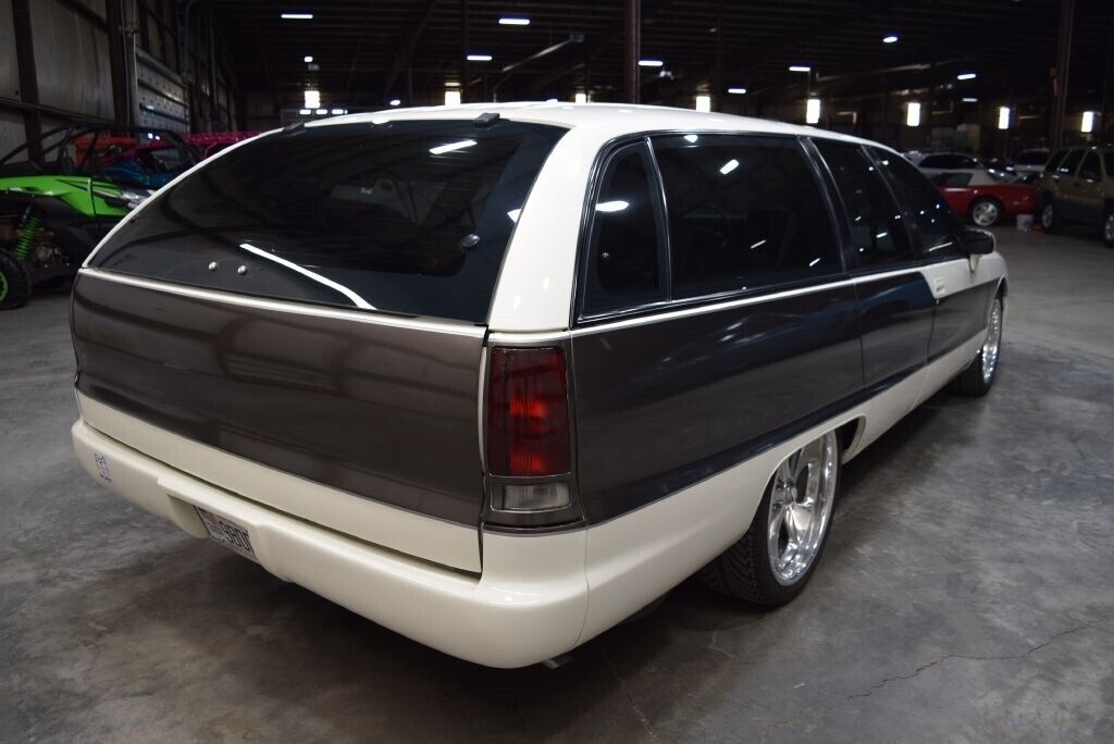 Chevrolet-Caprice-Break-1991-White-Gray-69839-4