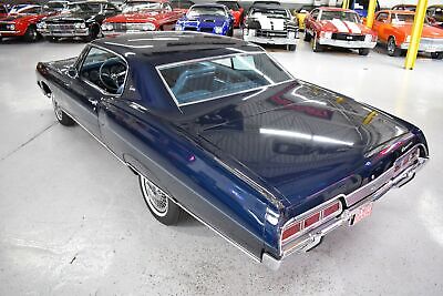 Chevrolet-Caprice-Coupe-1967-Blue-Blue-93500-17