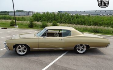 Chevrolet-Caprice-Coupe-1967-Gold-Gold-14952-3