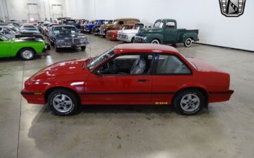 Chevrolet-Cavalier-1987-Red-Gray-8835-3