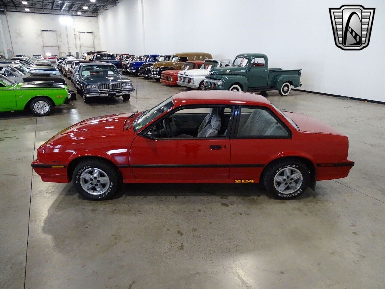 Chevrolet-Cavalier-1987-Red-Gray-8835-3